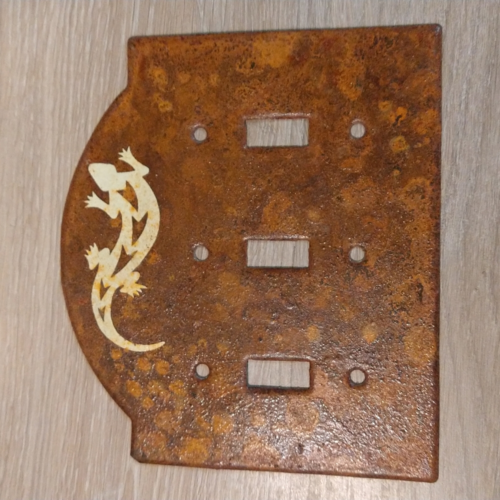 Gecko Light Switch Plate